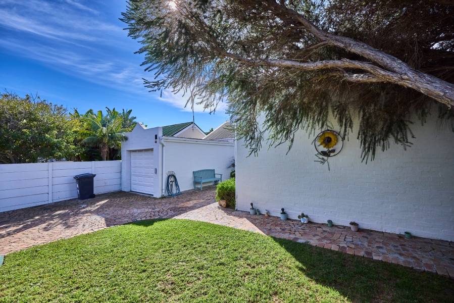 3 Bedroom Property for Sale in Milkwood Park Western Cape